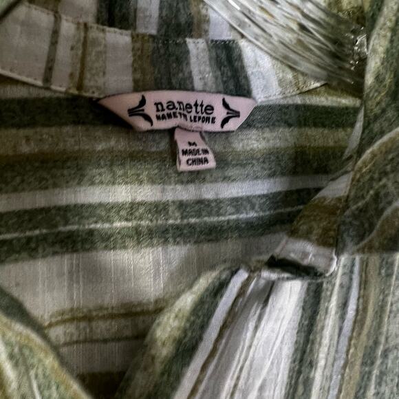 Nanette Lenore lightweight Sheer High Low Blouse Green Vertical Stripes - Picture 9 of 9